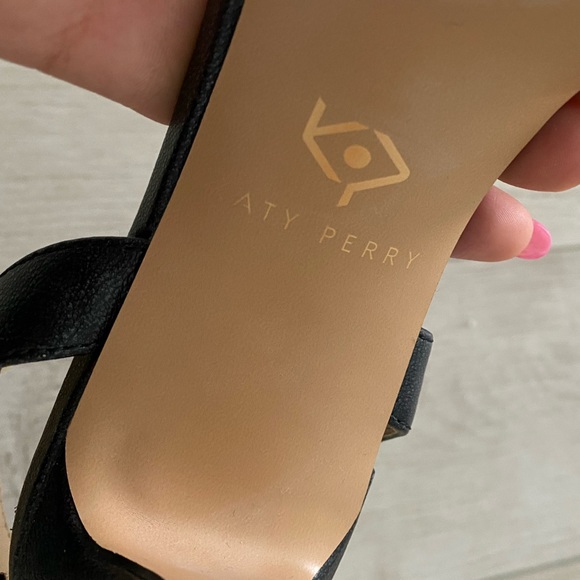 Black shoes size 7.5 like new - Picture 3 of 3